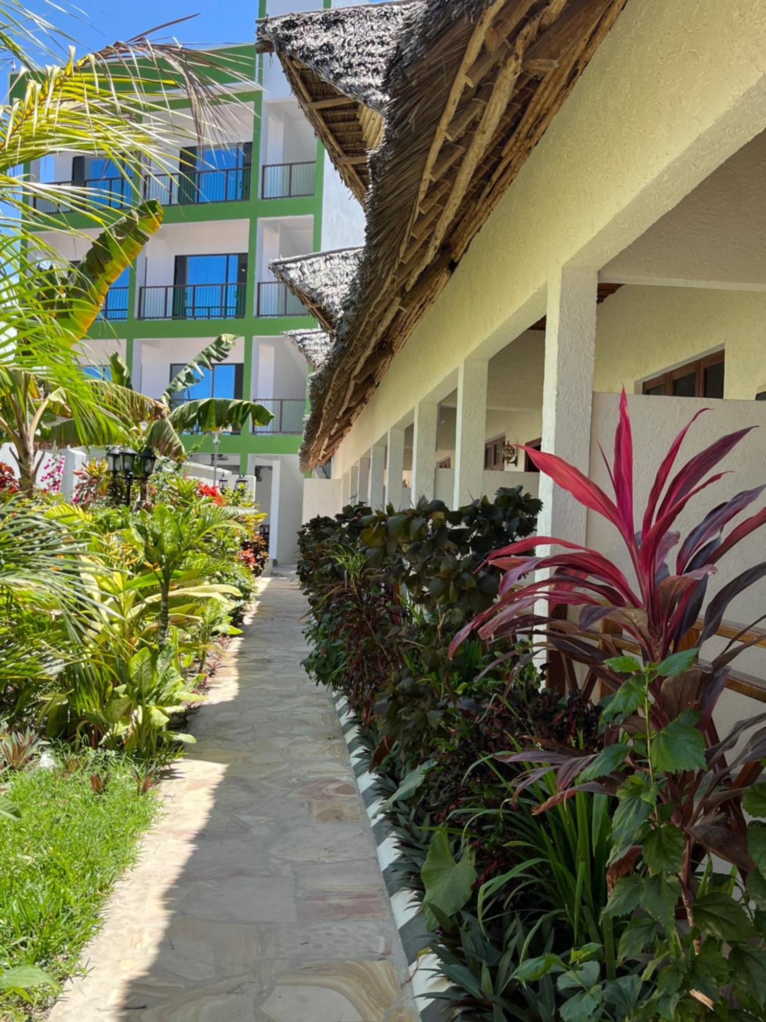 Leparadis Zanzibar Boutique Hotel Джамбиани Екстериор снимка